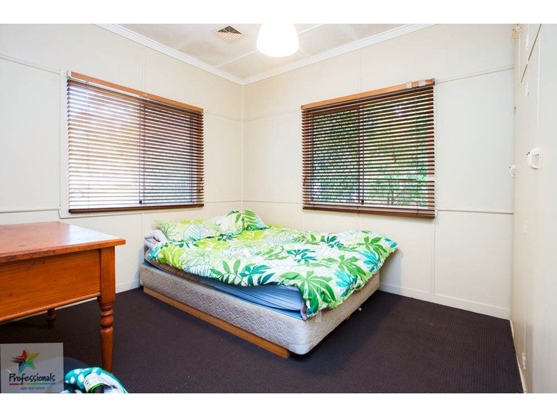 25 Nyleta Street, Coopers Plains QLD 4108