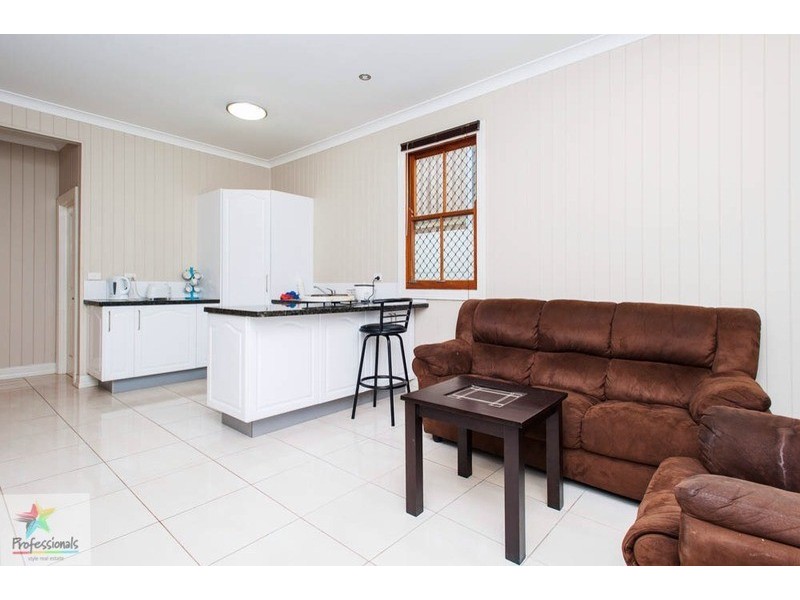 12 ekibin  Road, Annerley QLD 4103