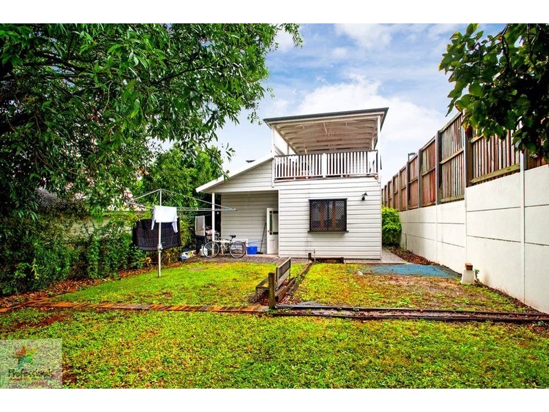 12 ekibin  Road, Annerley QLD 4103