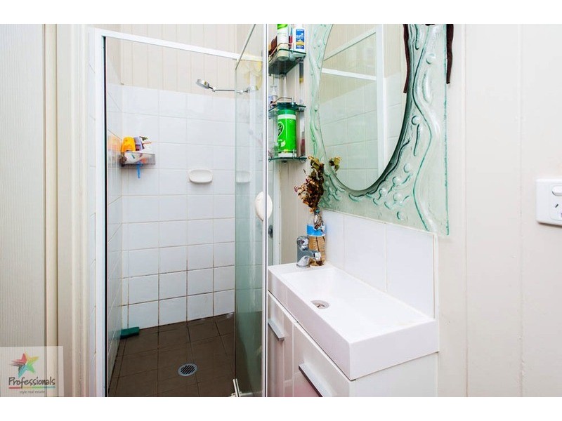 12 ekibin  Road, Annerley QLD 4103