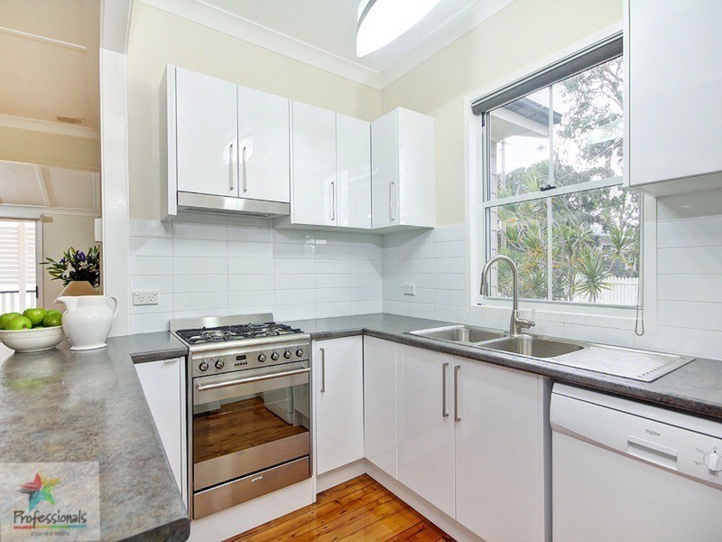 6 Nettleton  Crescent, Moorooka QLD 4105