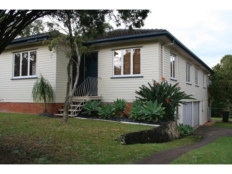 7 Wingarra Street, Yeerongpilly QLD 4105