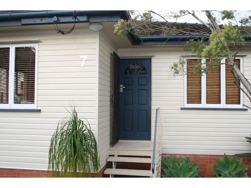 7 Wingarra Street, Yeerongpilly QLD 4105