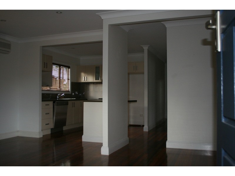 7 Wingarra Street, Yeerongpilly QLD 4105