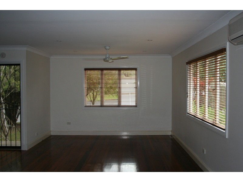 7 Wingarra Street, Yeerongpilly QLD 4105