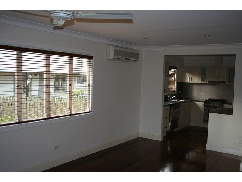 7 Wingarra Street, Yeerongpilly QLD 4105