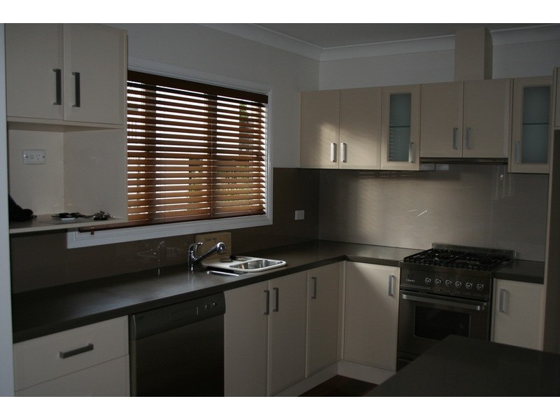 7 Wingarra Street, Yeerongpilly QLD 4105