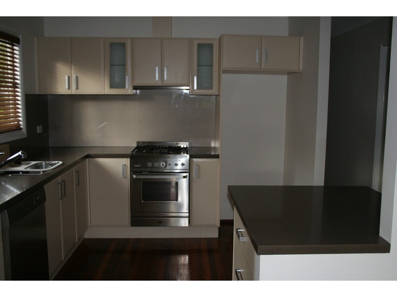 7 Wingarra Street, Yeerongpilly QLD 4105