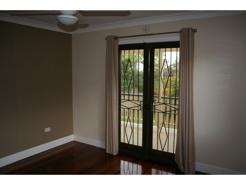 7 Wingarra Street, Yeerongpilly QLD 4105