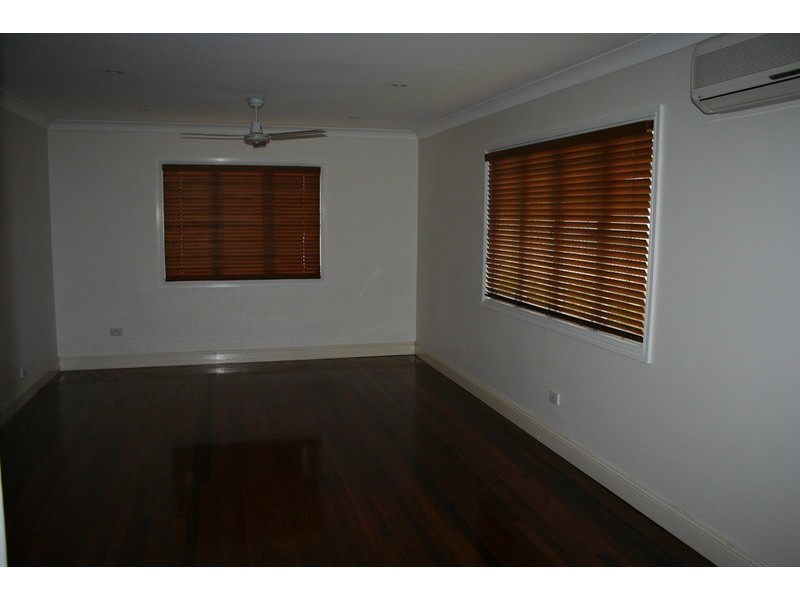 7 Wingarra Street, Yeerongpilly QLD 4105