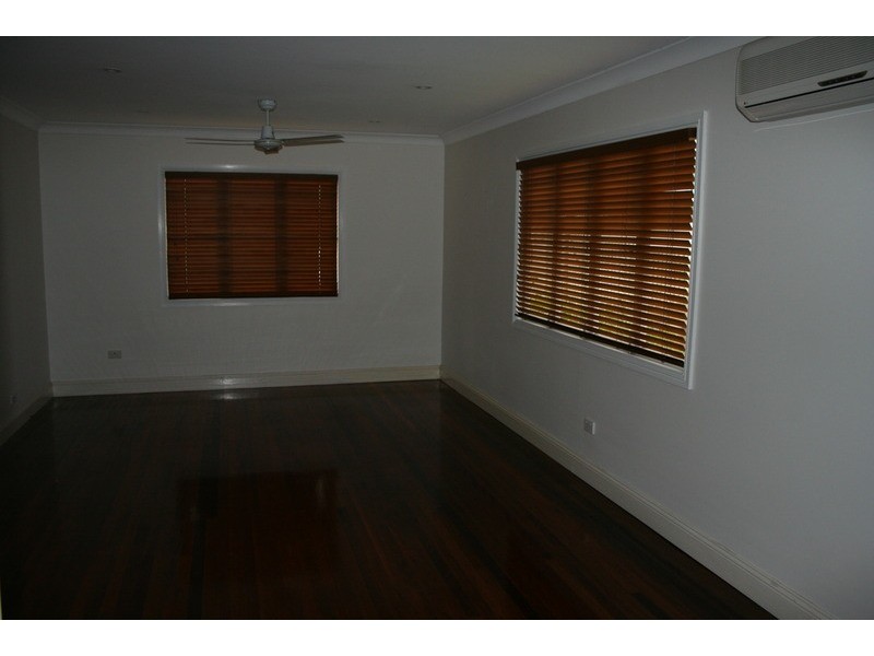 7 Wingarra Street, Yeerongpilly QLD 4105