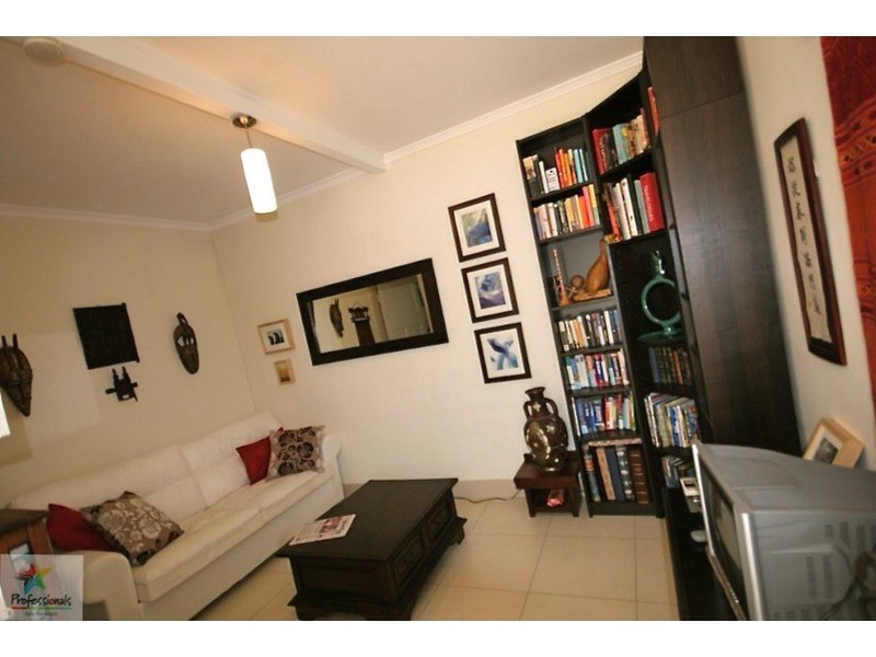 9 Lockhart Street, Woolloongabba QLD 4102
