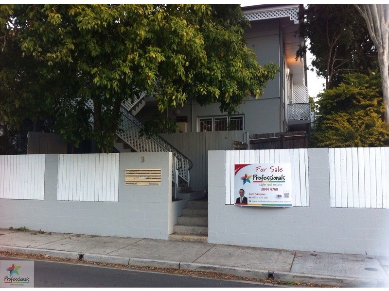 9 Lockhart Street, Woolloongabba QLD 4102