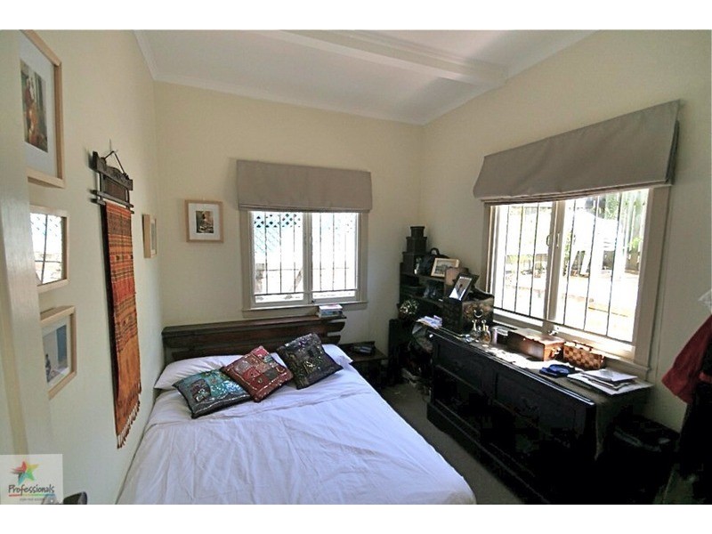 9 Lockhart Street, Woolloongabba QLD 4102