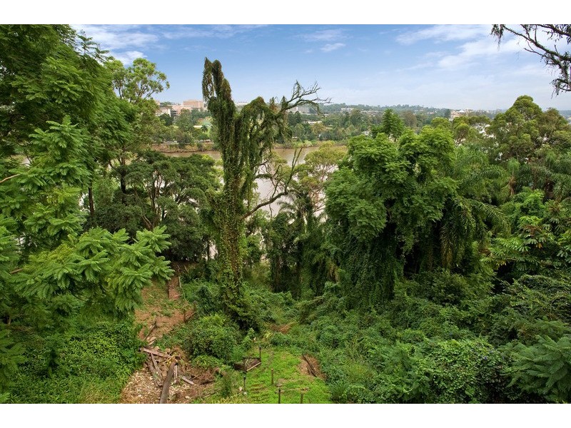 30 Derby Street, Highgate Hill QLD 4101