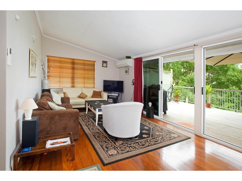 30 Derby Street, Highgate Hill QLD 4101