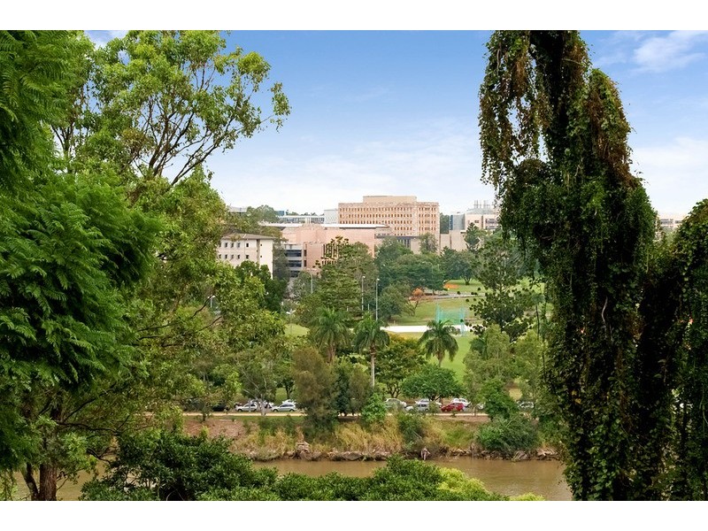 30 Derby Street, Highgate Hill QLD 4101