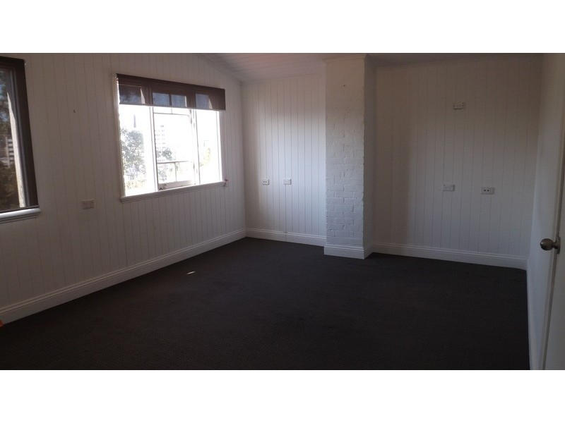 2a/2 Dorchester  Street, Highgate Hill QLD 4101