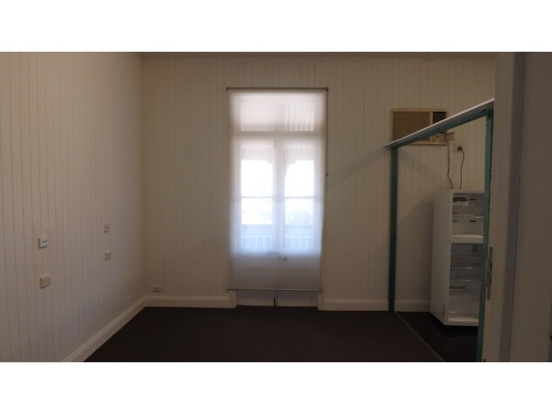 2a/2 Dorchester  Street, Highgate Hill QLD 4101