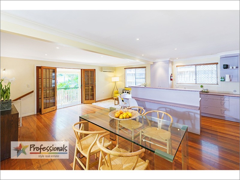 17 Reuben Street, Holland Park QLD 4121