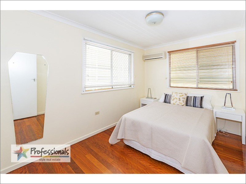 17 Reuben Street, Holland Park QLD 4121