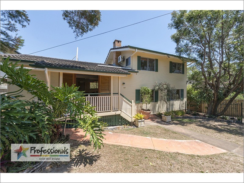 17 Reuben Street, Holland Park QLD 4121