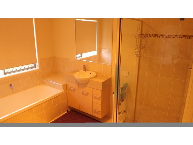 13 Taylor Street, Dinmore QLD 4303