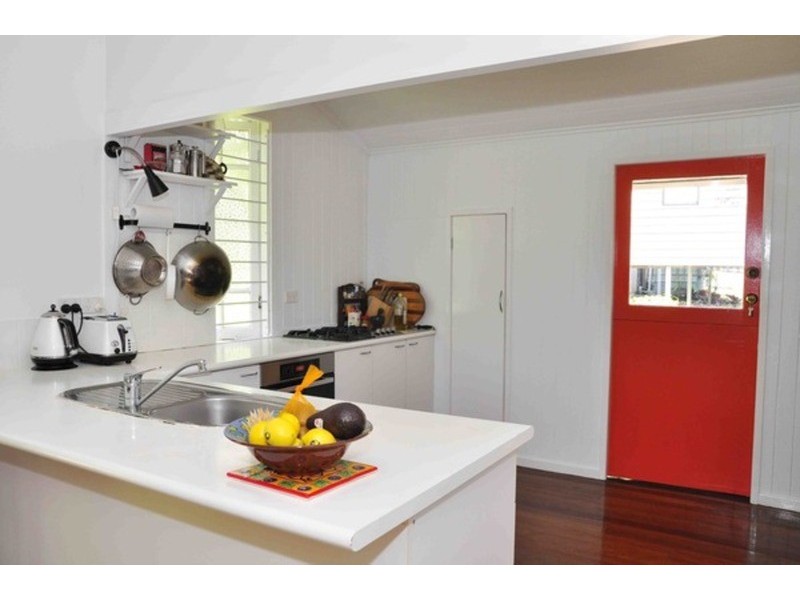 10 Hove  Street, Highgate Hill QLD 4101