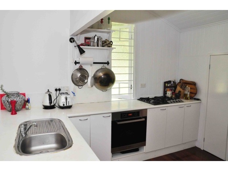 10 Hove  Street, Highgate Hill QLD 4101