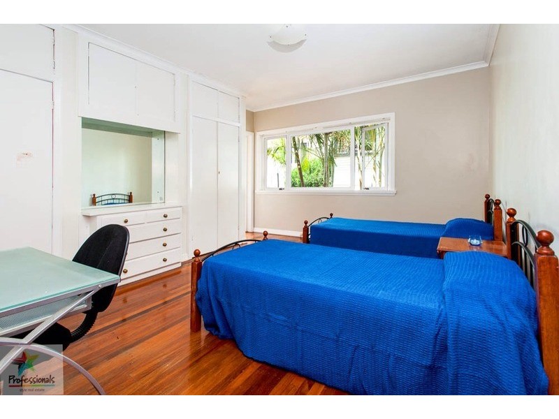52 Boundary Road, Indooroopilly QLD 4068