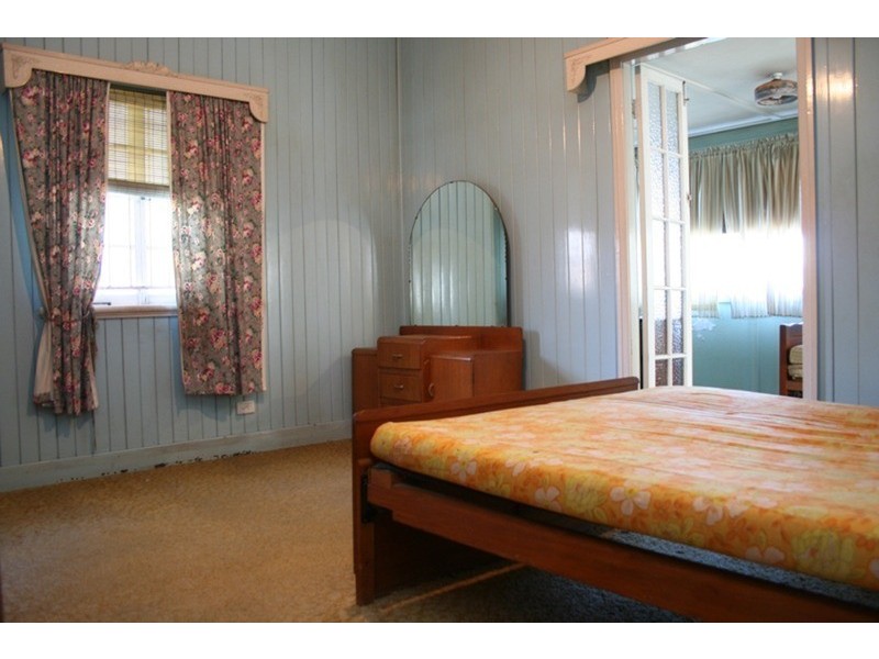 723 Logan  Road, Greenslopes QLD 4120