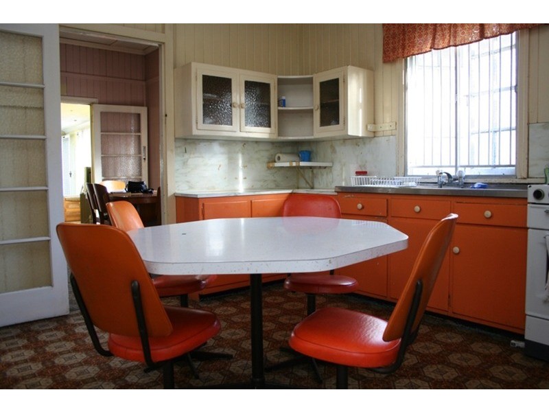 723 Logan  Road, Greenslopes QLD 4120