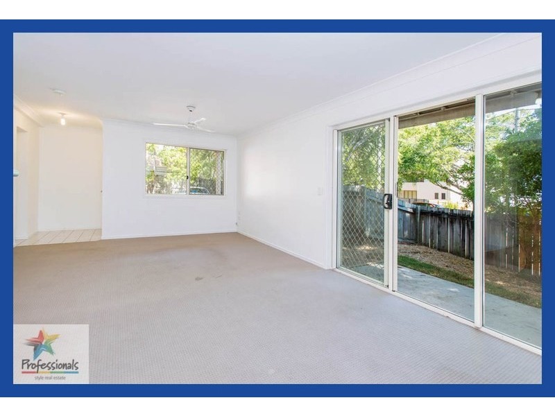 1/2 Blackburn Street, Moorooka QLD 4105