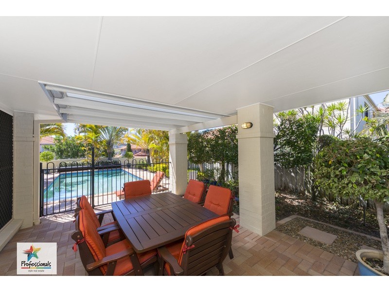 70  Golden Oak Crescent, Carindale QLD 4152