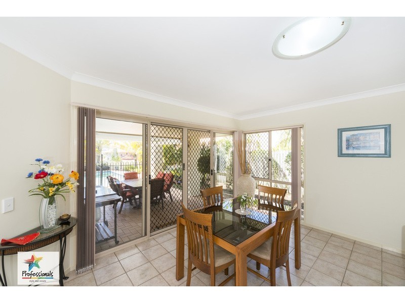 70  Golden Oak Crescent, Carindale QLD 4152