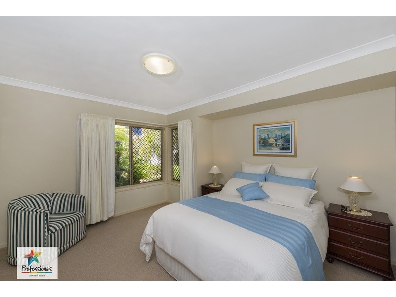 70  Golden Oak Crescent, Carindale QLD 4152