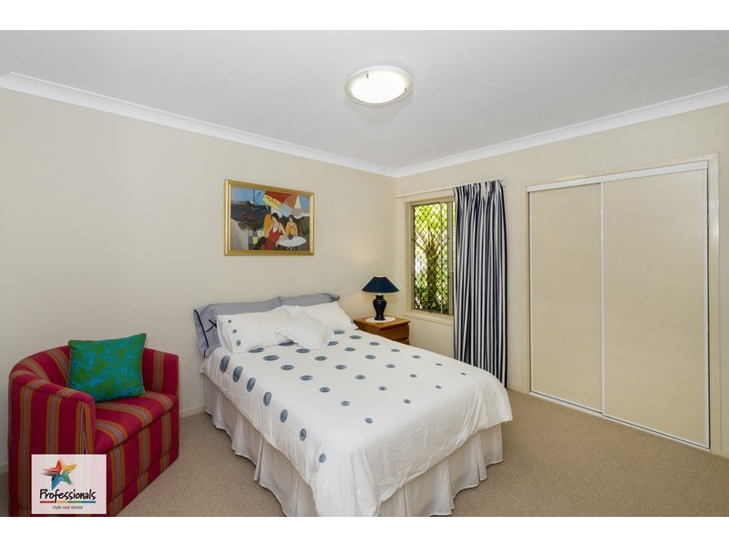 70  Golden Oak Crescent, Carindale QLD 4152