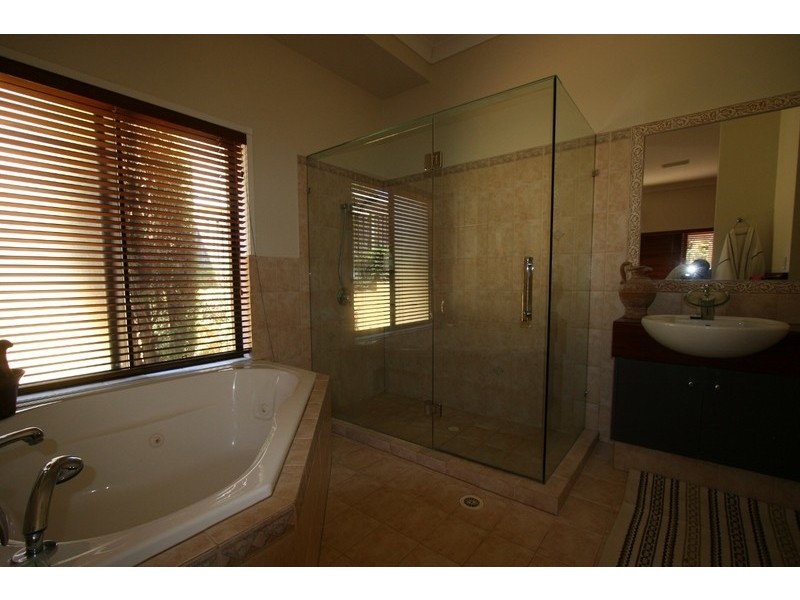 25 Oak Place, Mackenzie QLD 4156