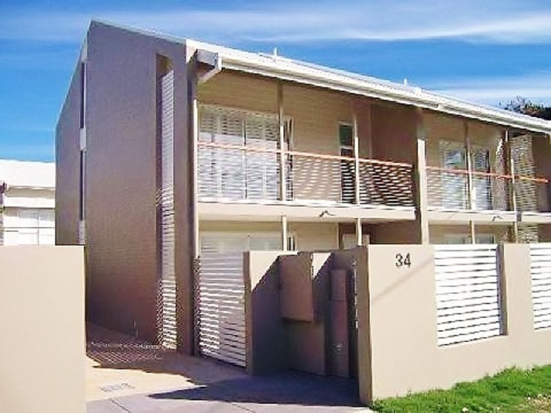 2/34 Barton Road, Hawthorne QLD 4171