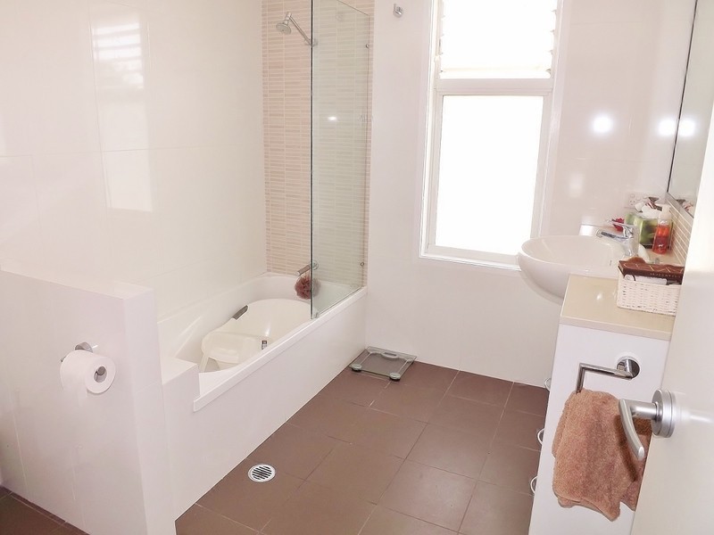 2/34 Barton Road, Hawthorne QLD 4171