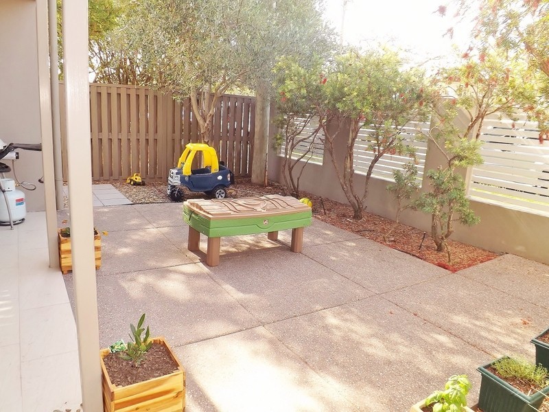 2/34 Barton Road, Hawthorne QLD 4171