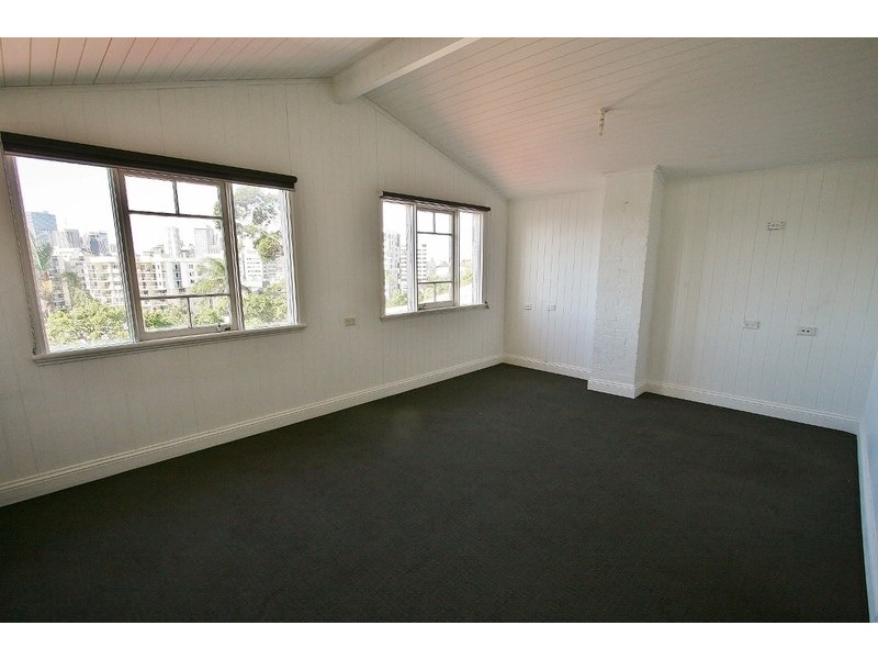 2b/2 Dorchester Street, Highgate Hill QLD 4101