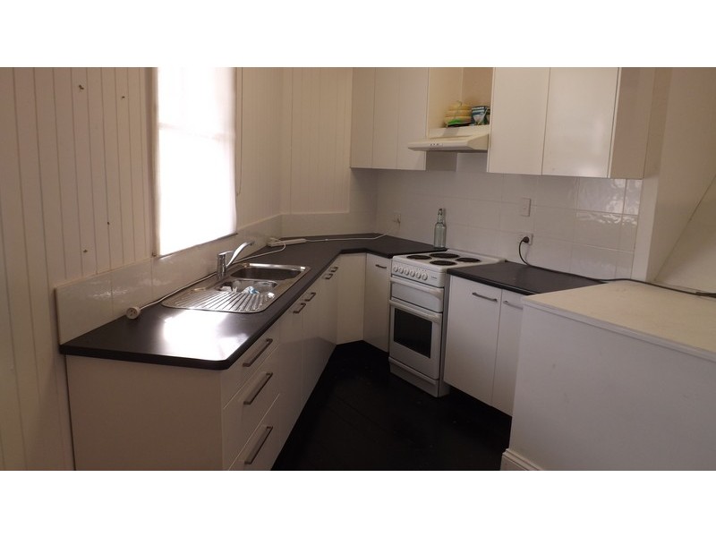 2b/2 Dorchester Street, Highgate Hill QLD 4101