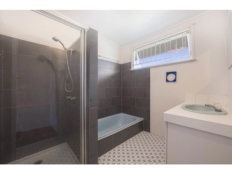 28 Camelia Avenue, Logan Central QLD 4114