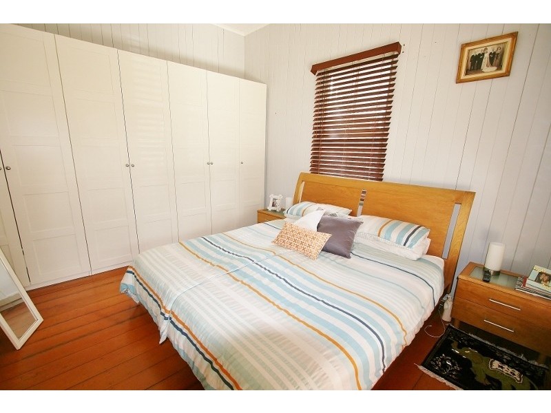 31 Dutton Street, Dutton Park QLD 4102