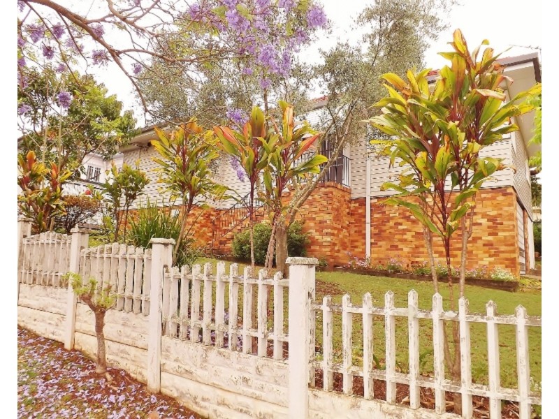 52 Wilbur Street, Holland Park QLD 4121