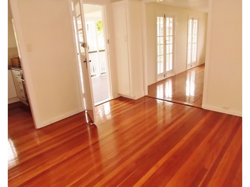 52 Wilbur Street, Holland Park QLD 4121