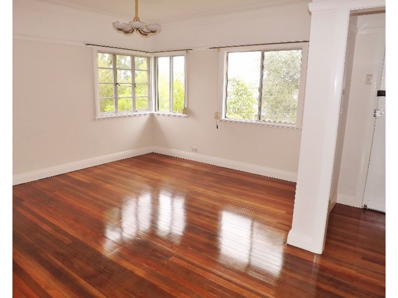 52 Wilbur Street, Holland Park QLD 4121