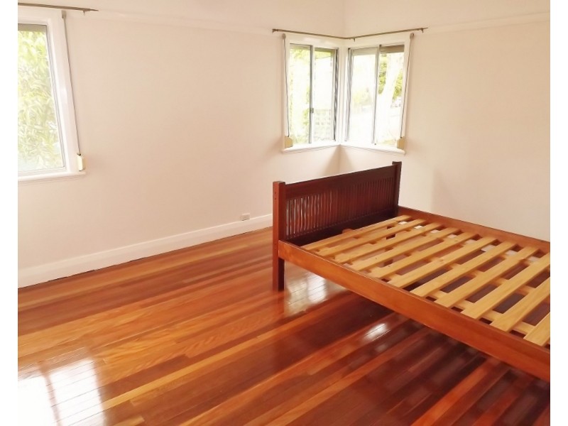 52 Wilbur Street, Holland Park QLD 4121