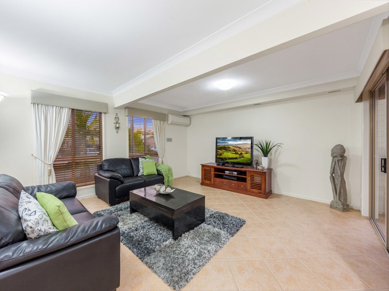 2 Aviance Close, Eight Mile Plains QLD 4113